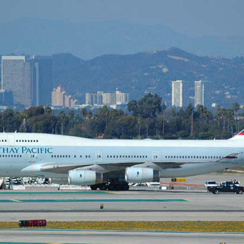 Cathay Pacific pesawat 8