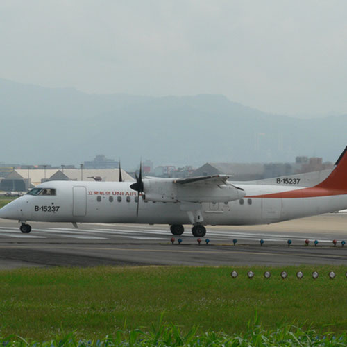 UNI Air aeronave 5