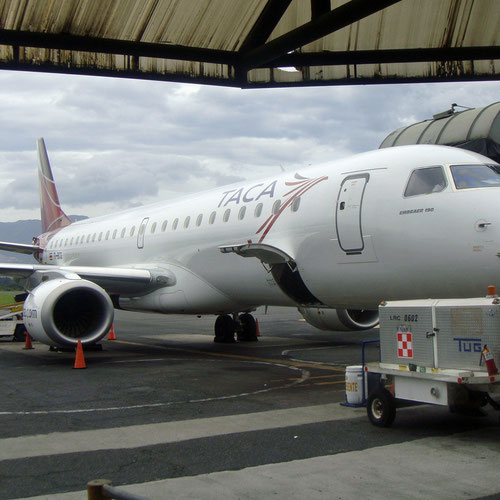 Avianca El Salvador avión 4