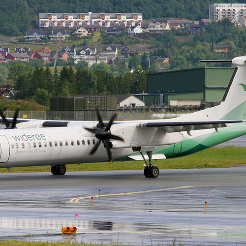 Wideroe aircraft 4