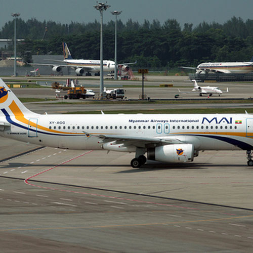 Myanmar Airways International pesawat 3