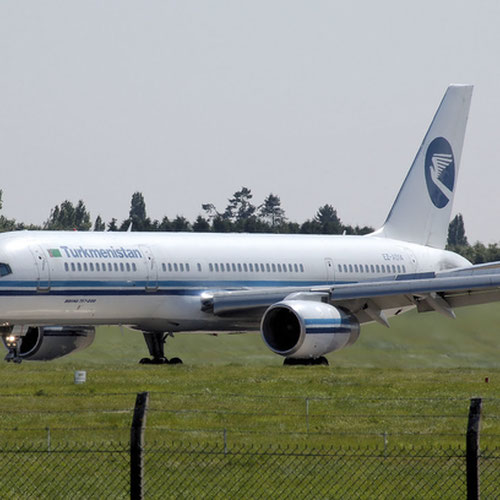 Turkmenistan Airlines pesawat 1