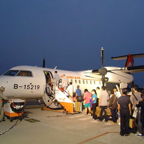 UNI Air aeronave 4